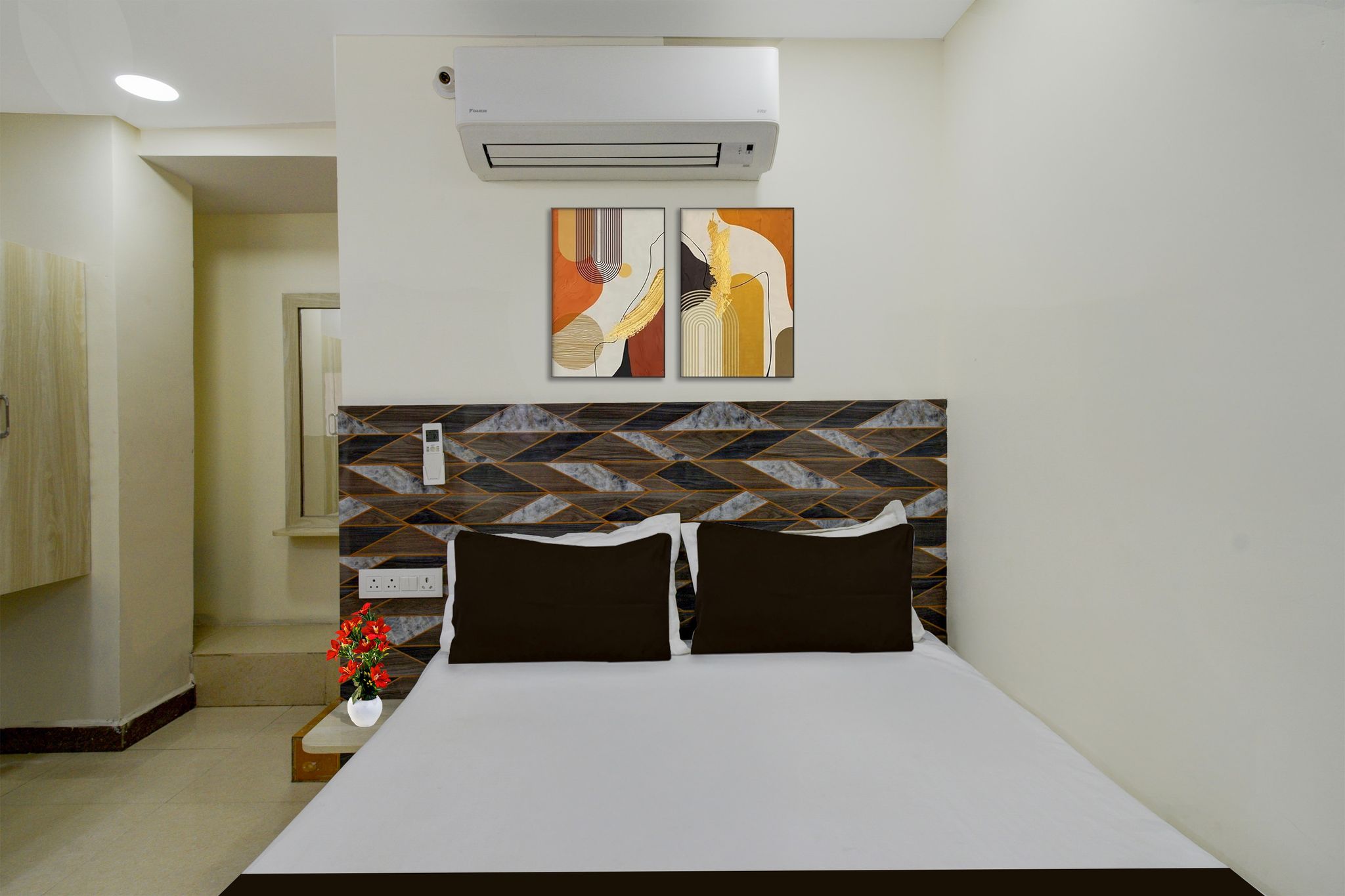 Super Hotel O Saibaba Temple Chintal Formerly Himagiri Luxury Room CLASSIC 7