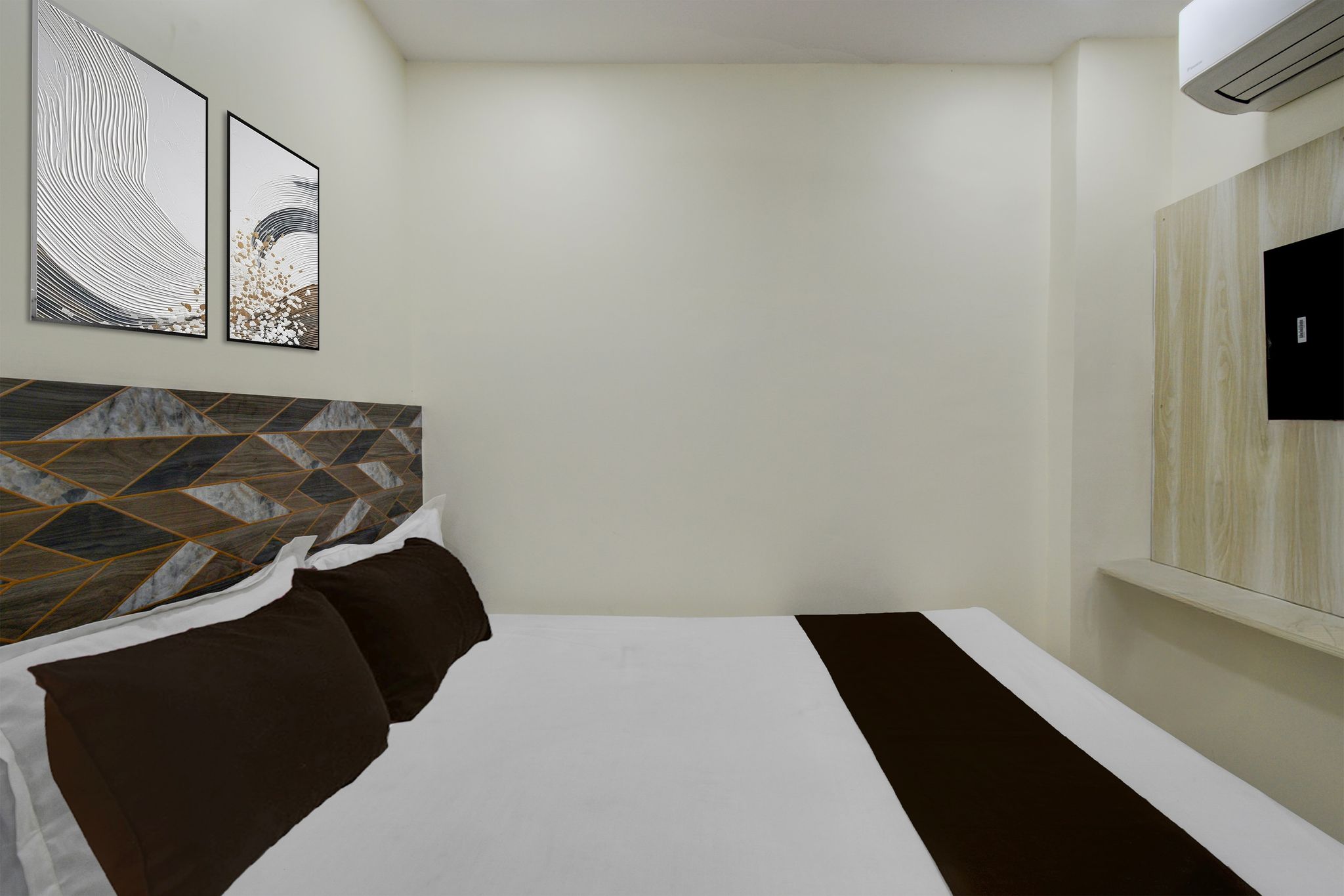 Super Hotel O Saibaba Temple Chintal Formerly Himagiri Luxury Room CLASSIC 4