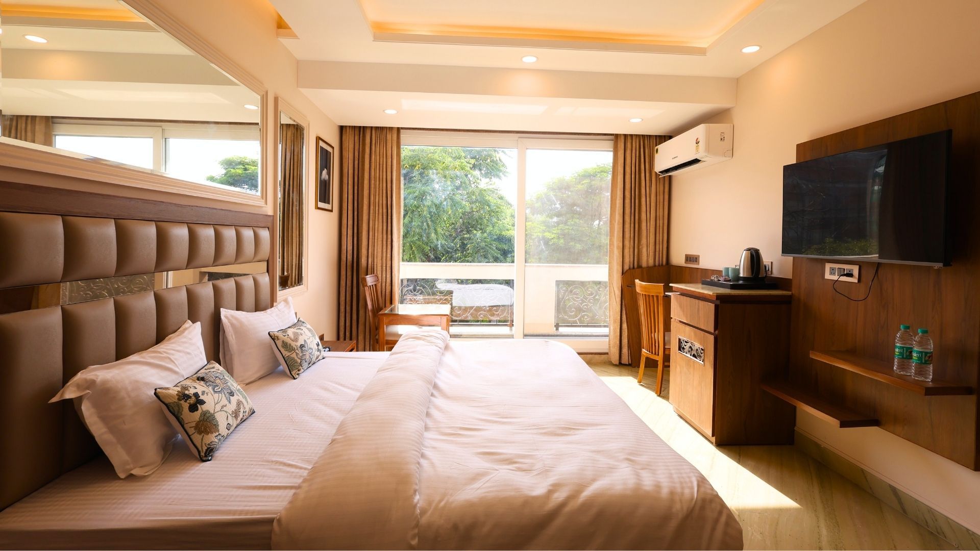 Deluxe Room with Balcony