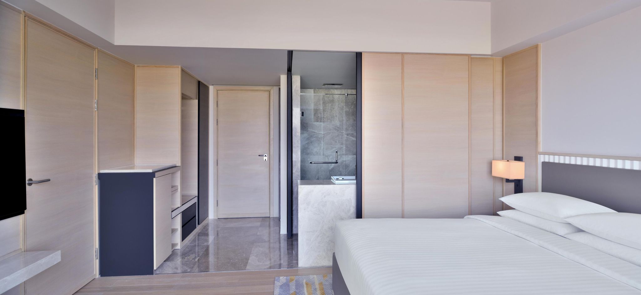 Deluxe King Bed Room City View