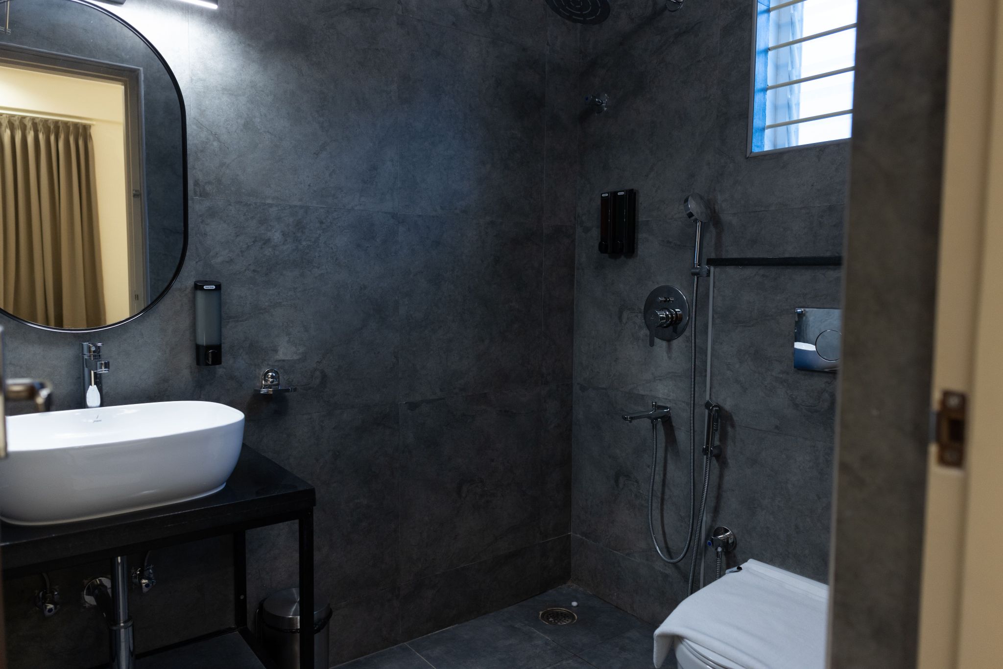 Felix Inn Boutique Hotel, Manyata Tech Park Superior Queen Suite 4