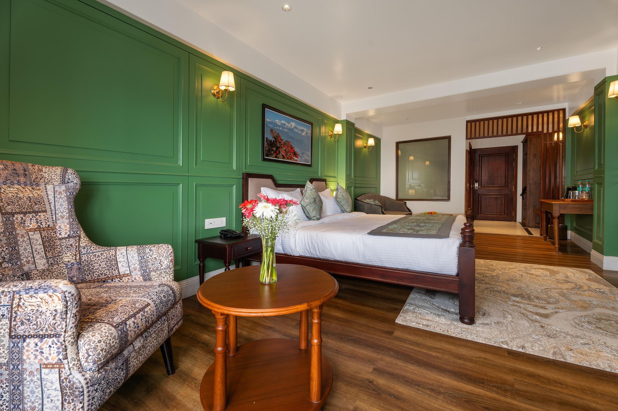 Planter's Heritage by Cilantro Collection- Mall Road Autumn Flush (02pax) 5