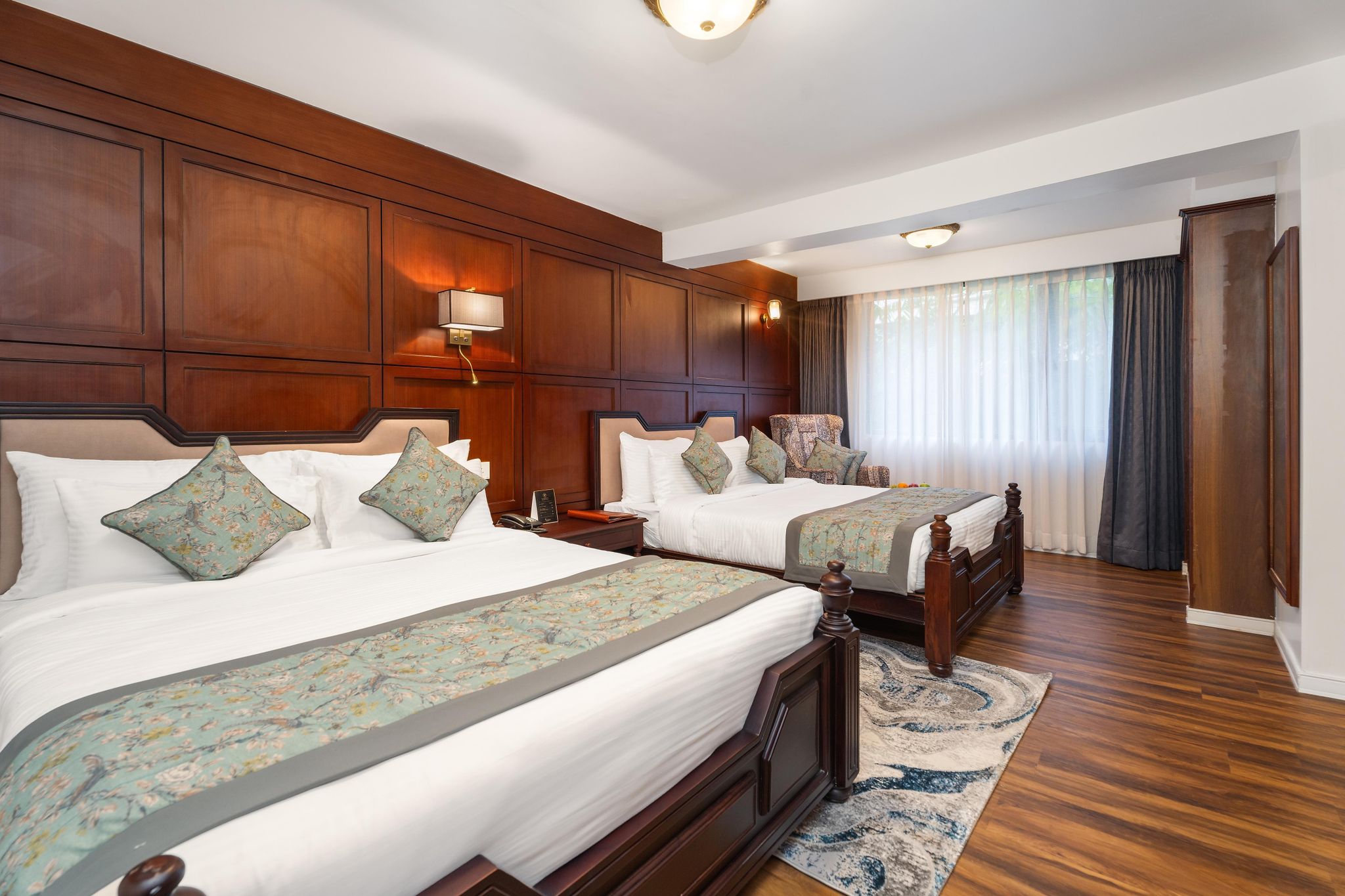 Planter's Heritage by Cilantro Collection- Mall Road Autumn Flush (02pax) 2