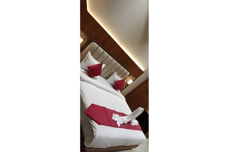 Tanishka Inn Deluxe Room 6