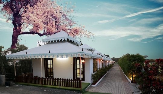 Wishotel Resort The Raj Vasa The Raj Cottages 3