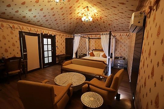 Wishotel Resort The Raj Vasa The Raj Cottages 5