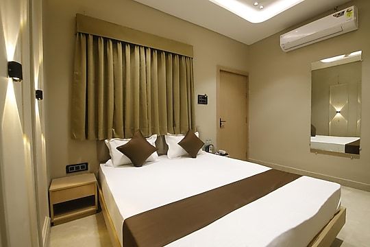 Hotel Maheshwari Inn Deluxe Room with City View 5