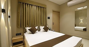 Hotel Maheshwari Inn Deluxe Room with City View 4