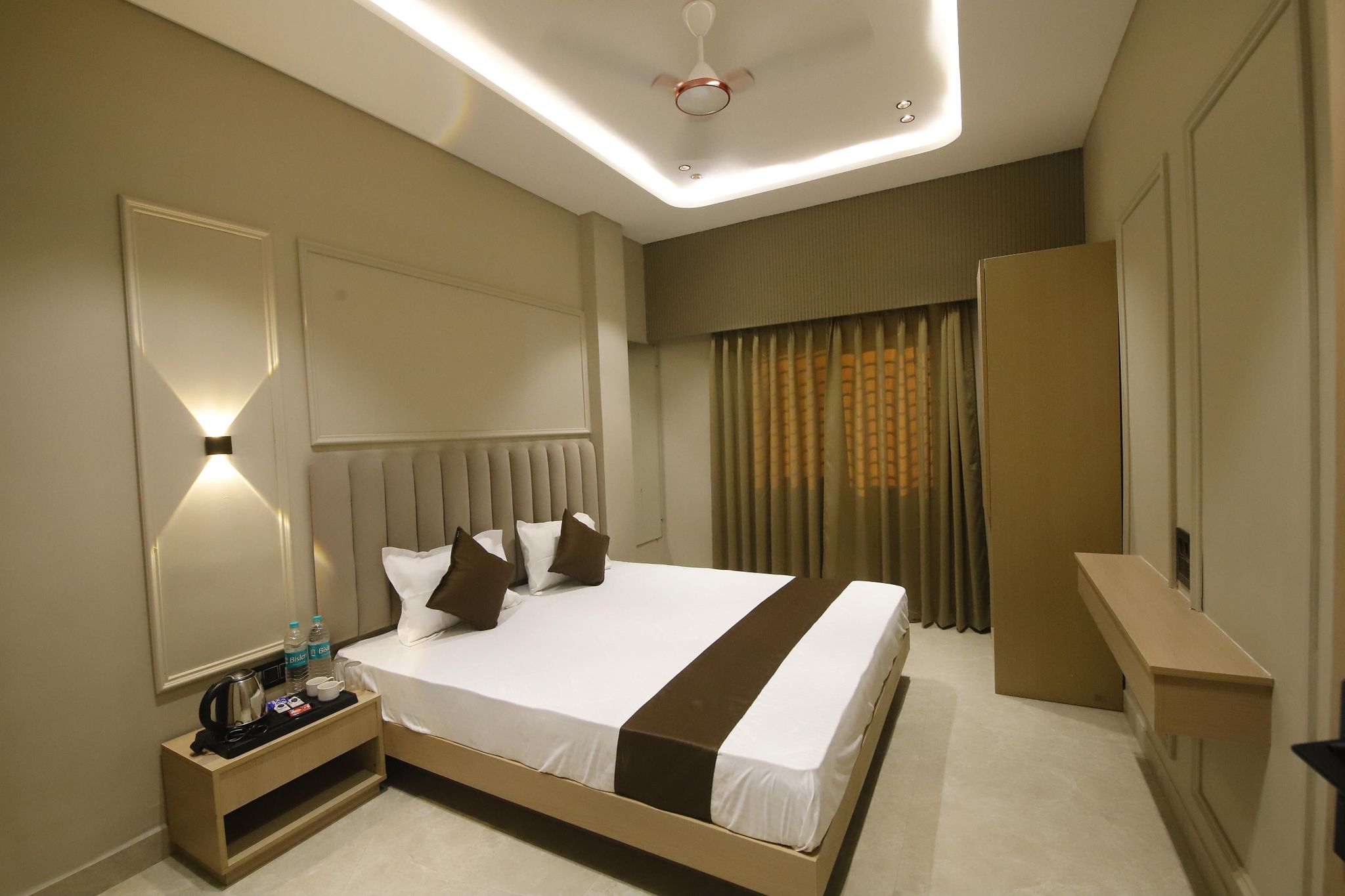 Hotel Maheshwari Inn Deluxe Room with City View