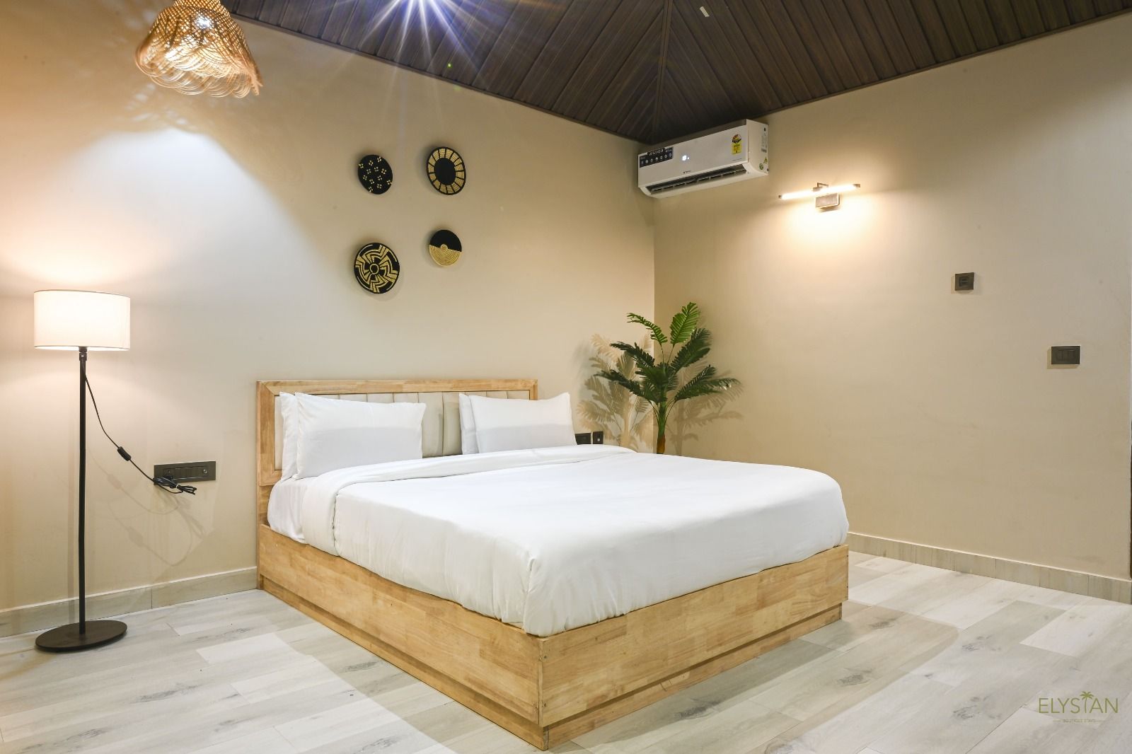 Luxury Room with Pool View