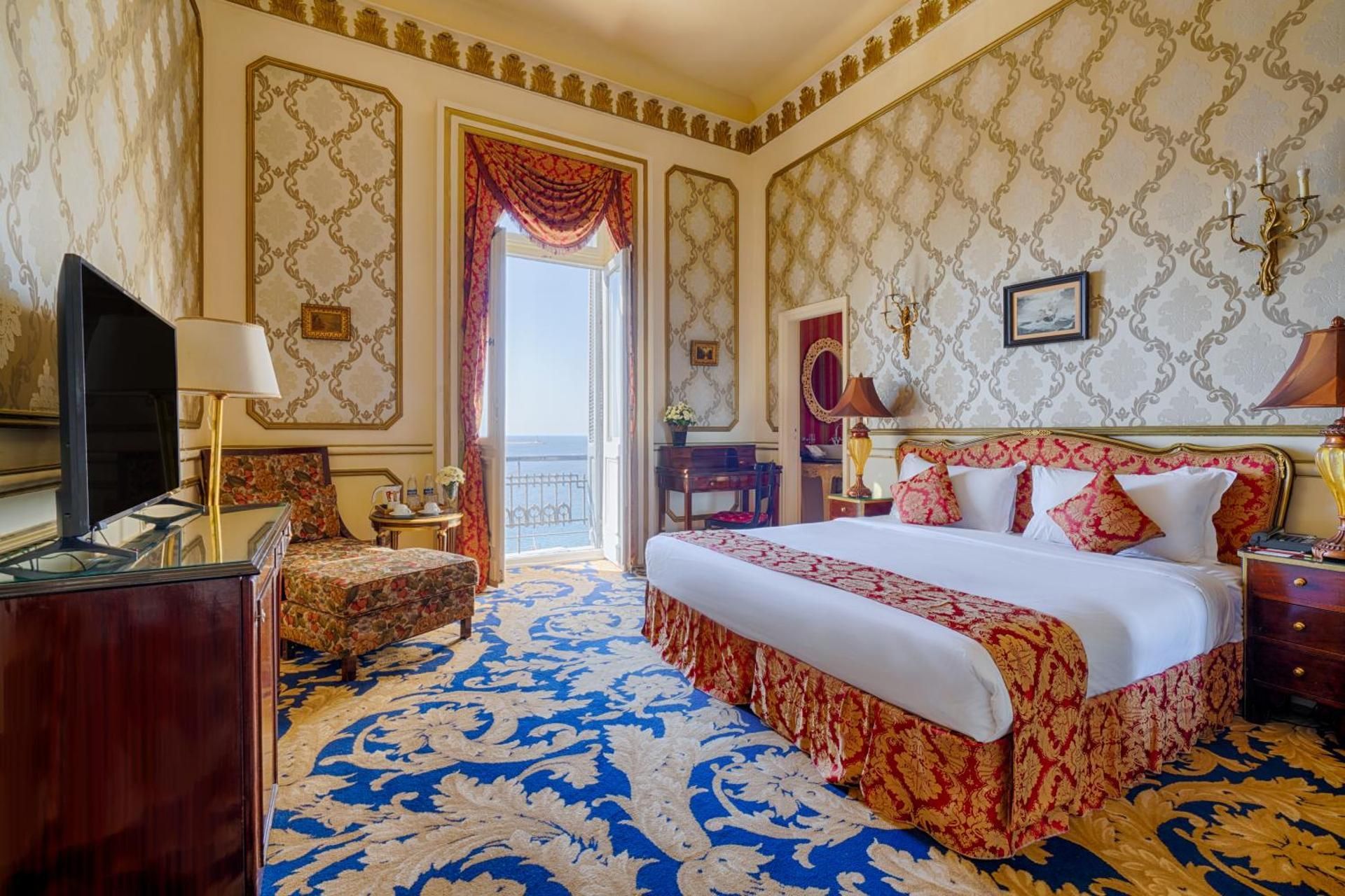 Golden Sea View Junior Suite