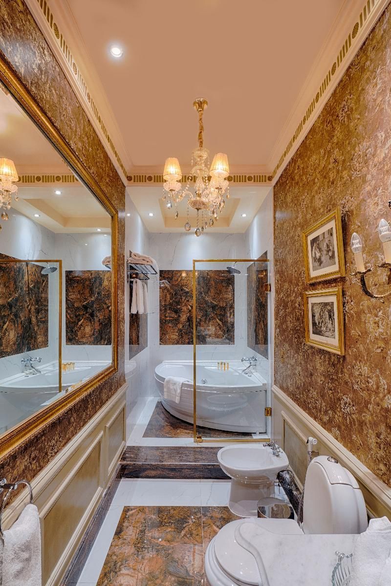Golden Royal Sea View Suite