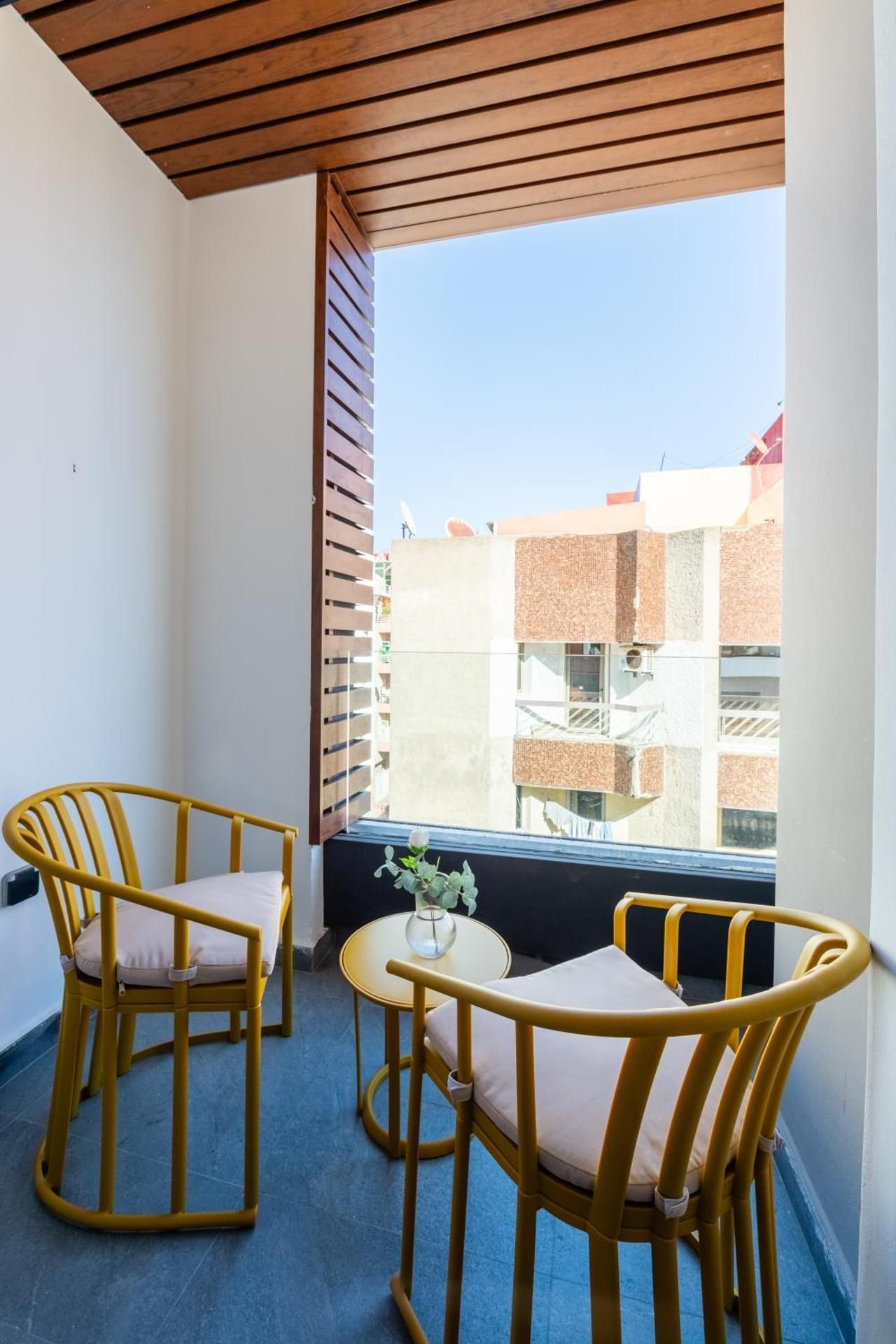 One-Bedroom Apartment with Balcony