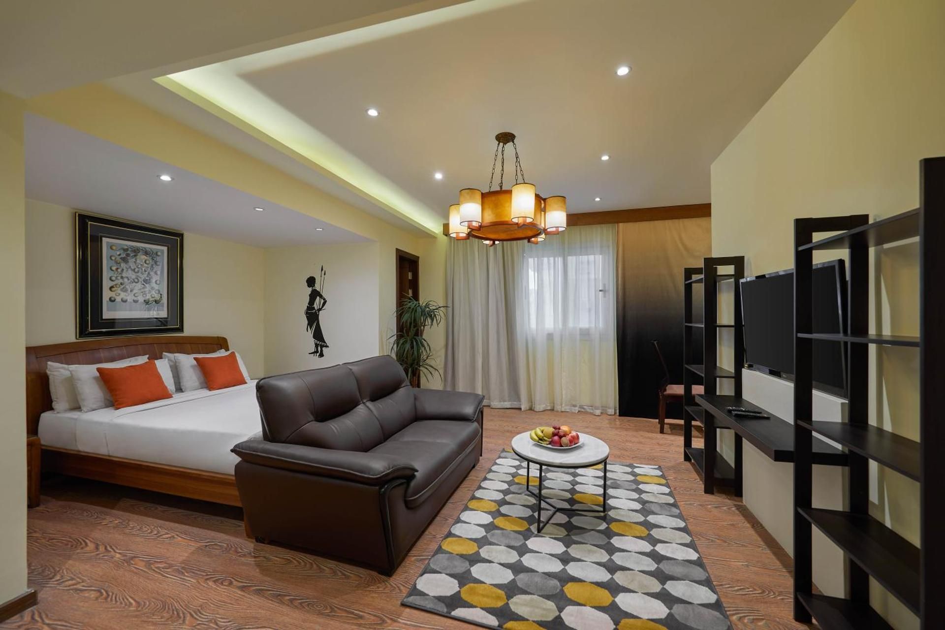 Deluxe Queen Suite