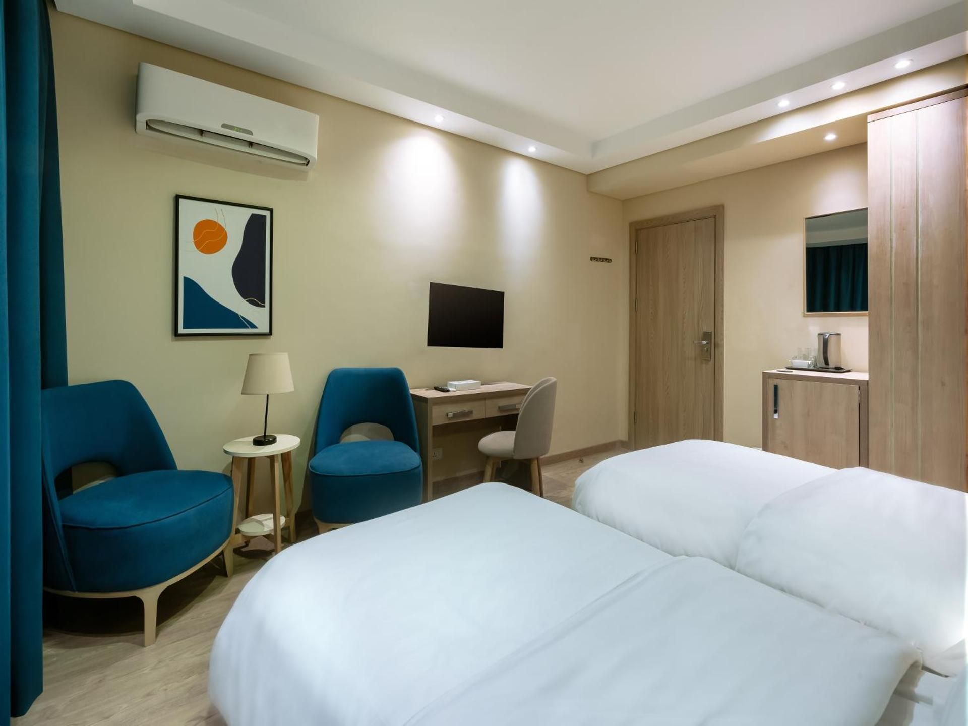 Double or Twin Room with Shared Bathroom