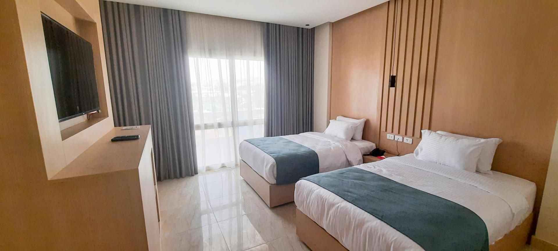 Twin Room with Pool View