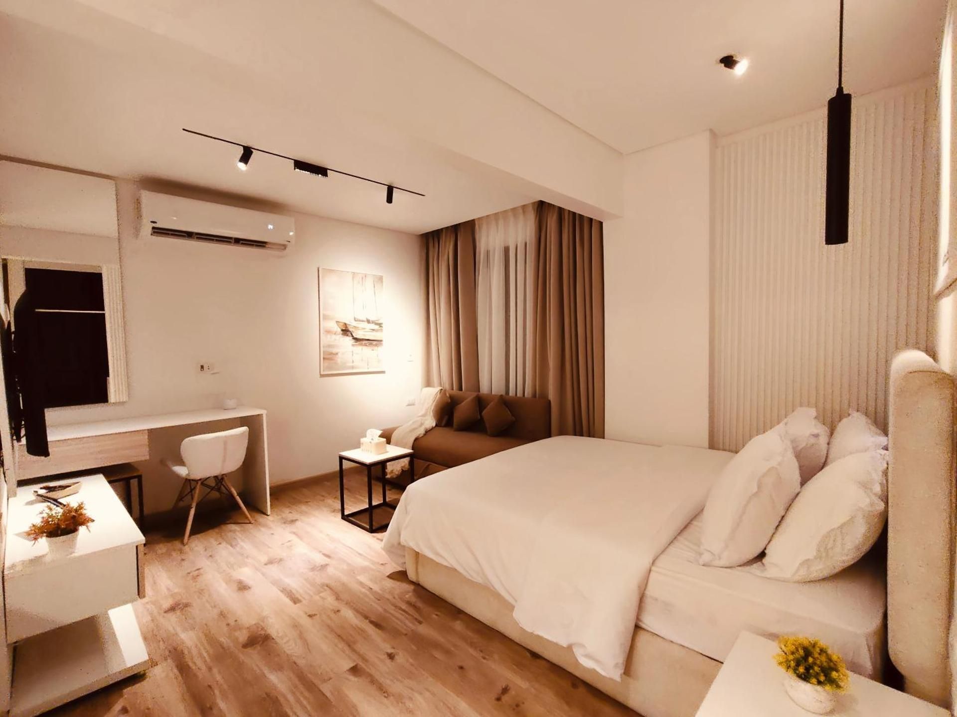 Deluxe Studio