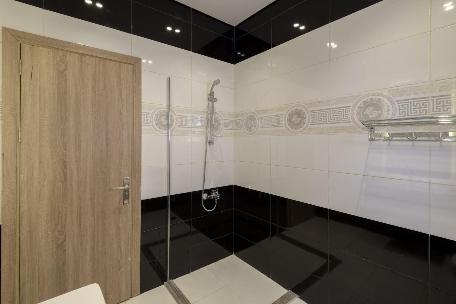 Two-Bedroom Deluxe Apartment with Balcony