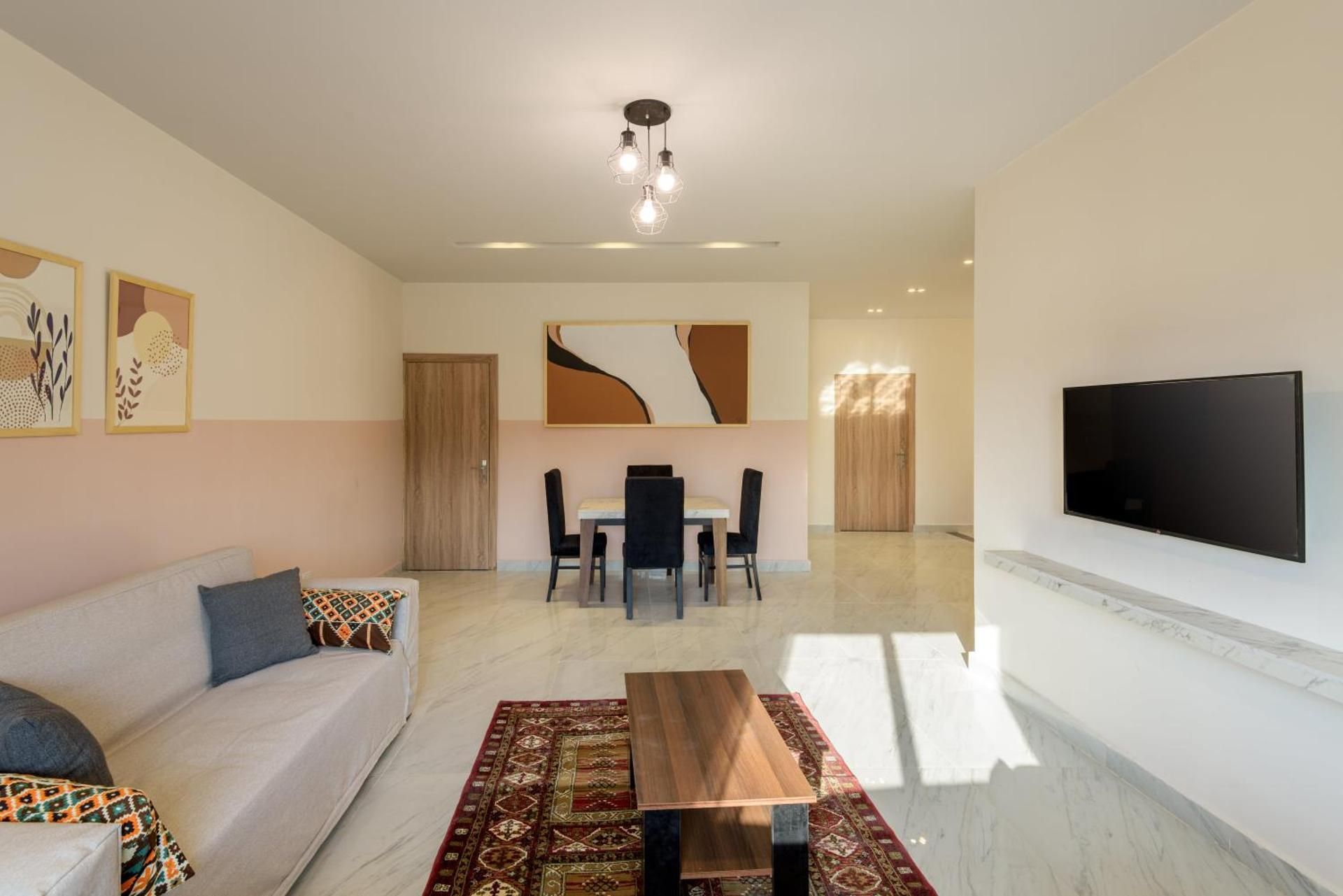 Two-Bedroom Deluxe Apartment with Balcony