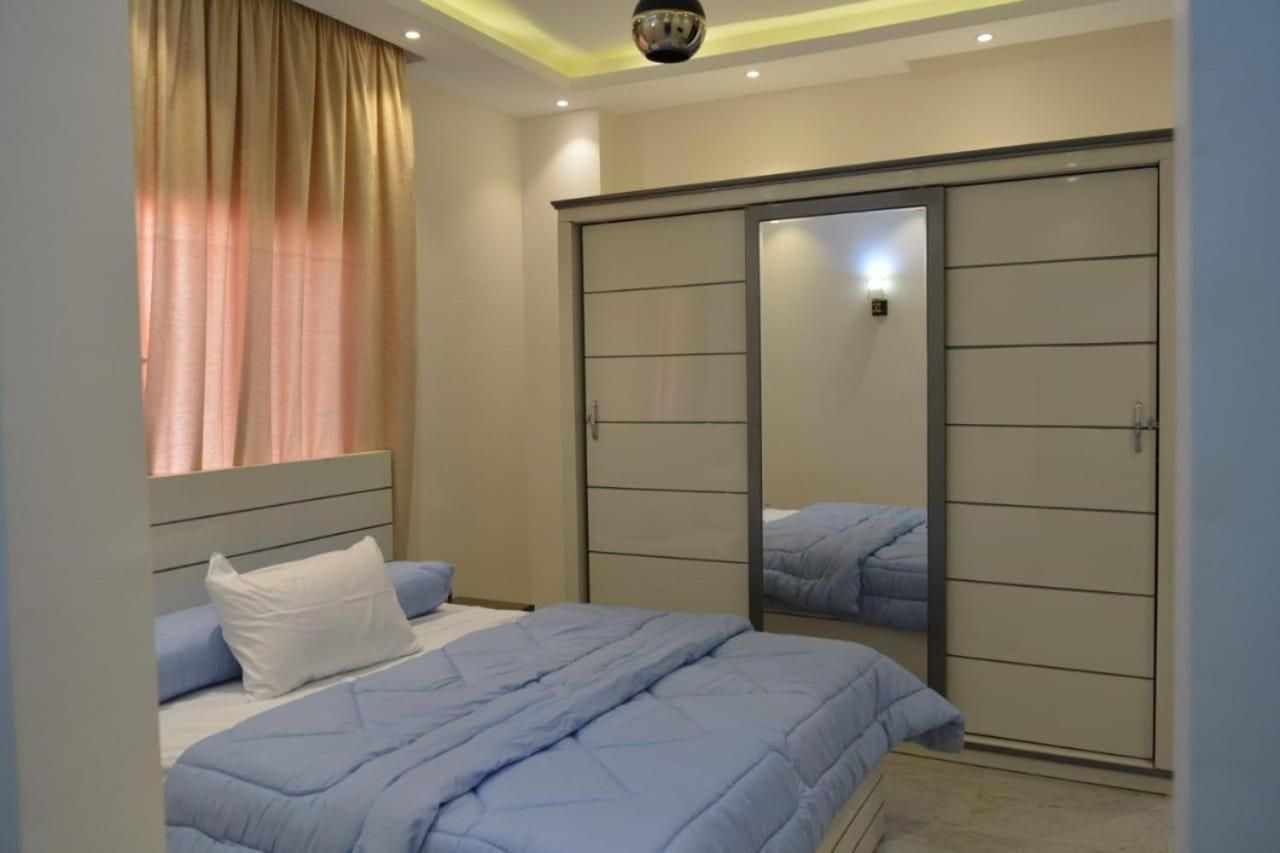 Apartment with Shower