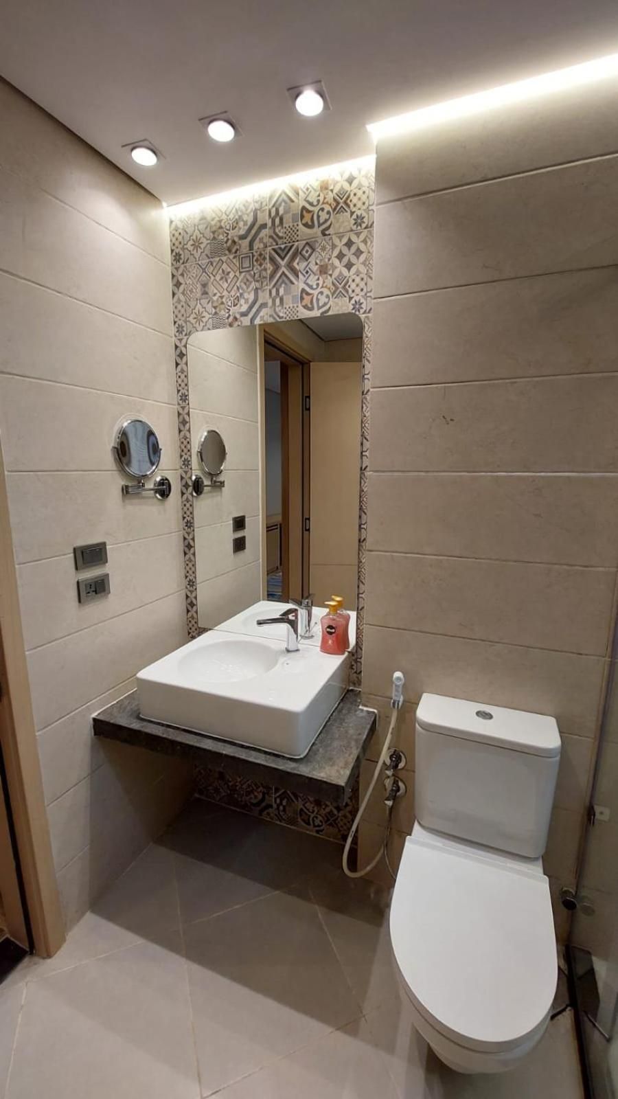 Deluxe One-Bedroom Apartment