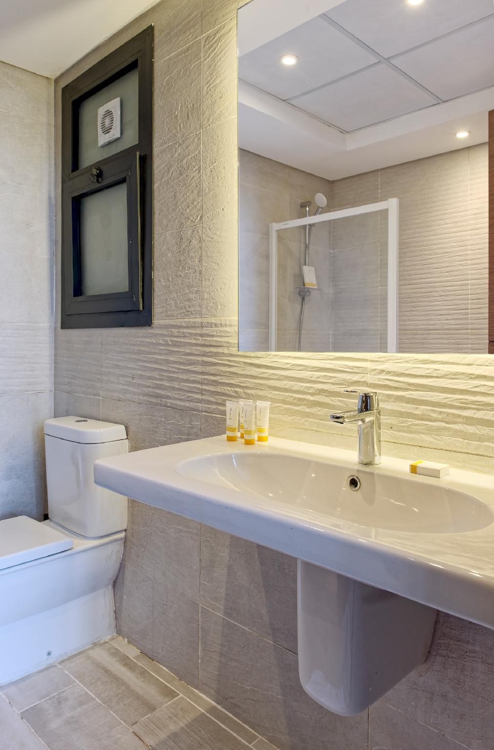 Vesta - Luxury Apt - 2BR - CFC (XVI) Two-Bedroom Apartment 3