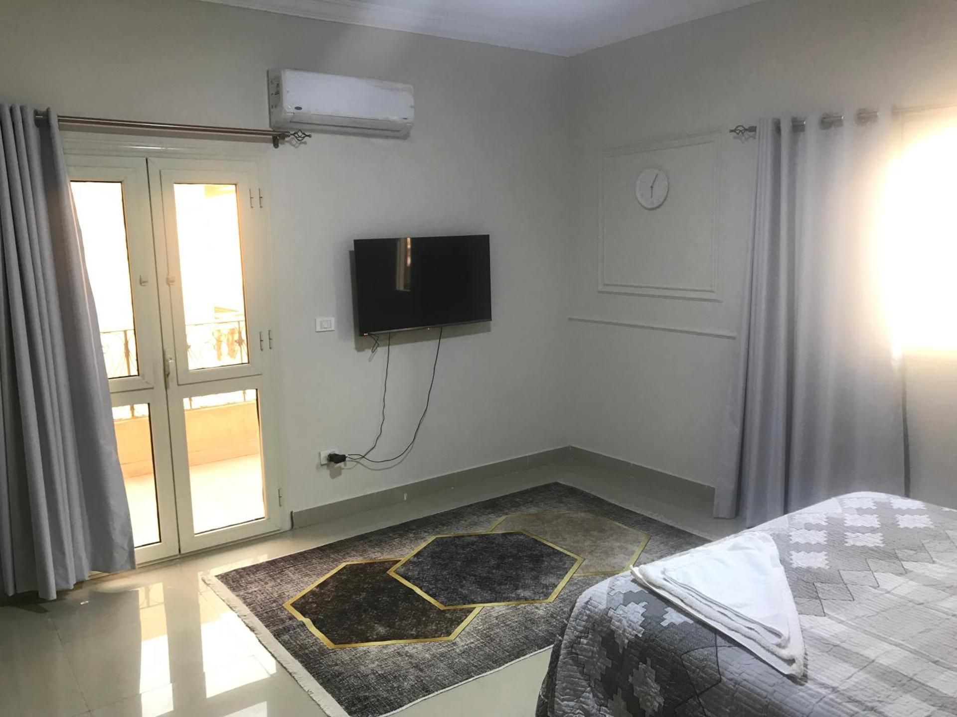 King Studio with Sofa Bed