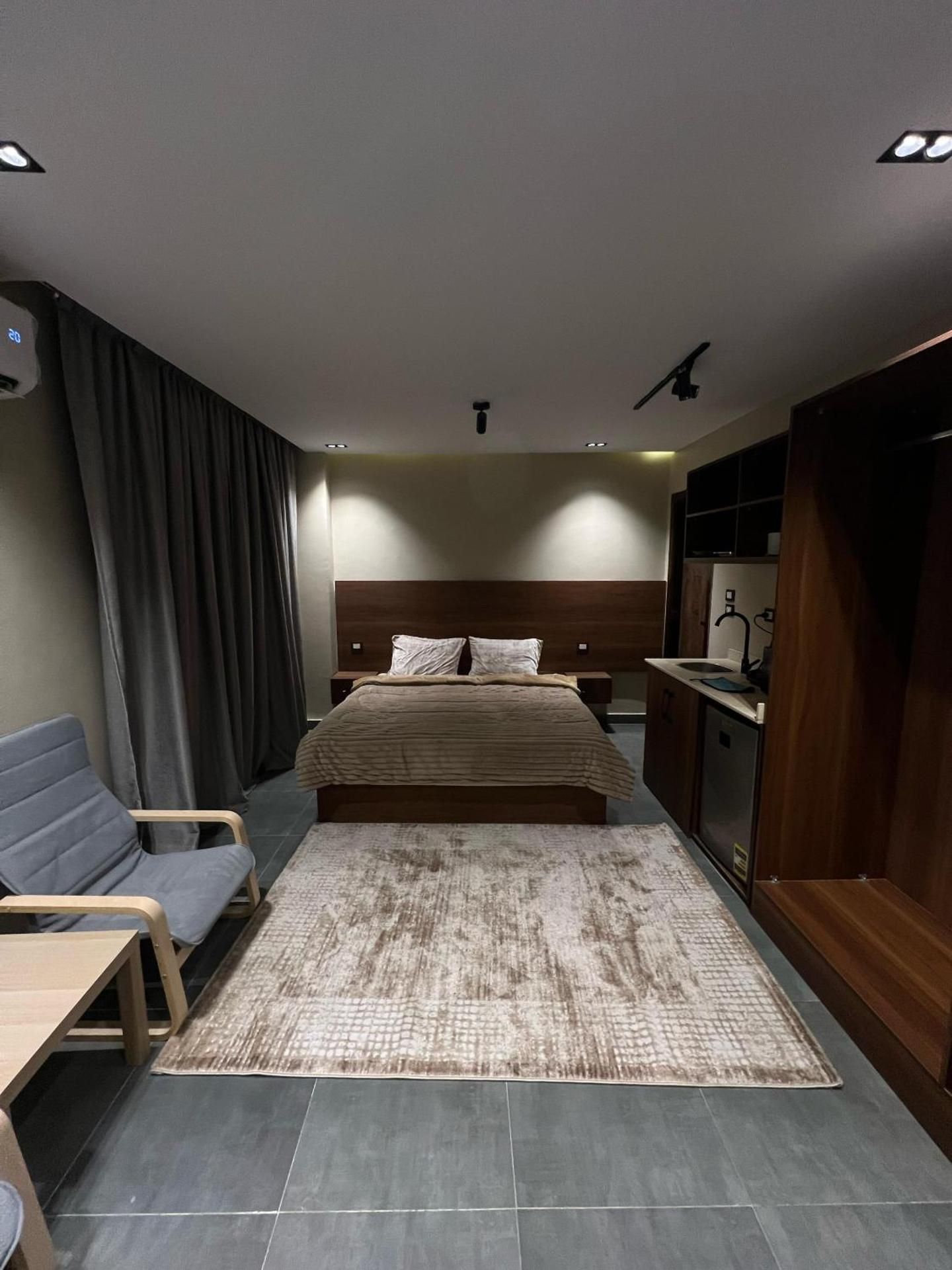 Butterfly Luxury Studios B-1