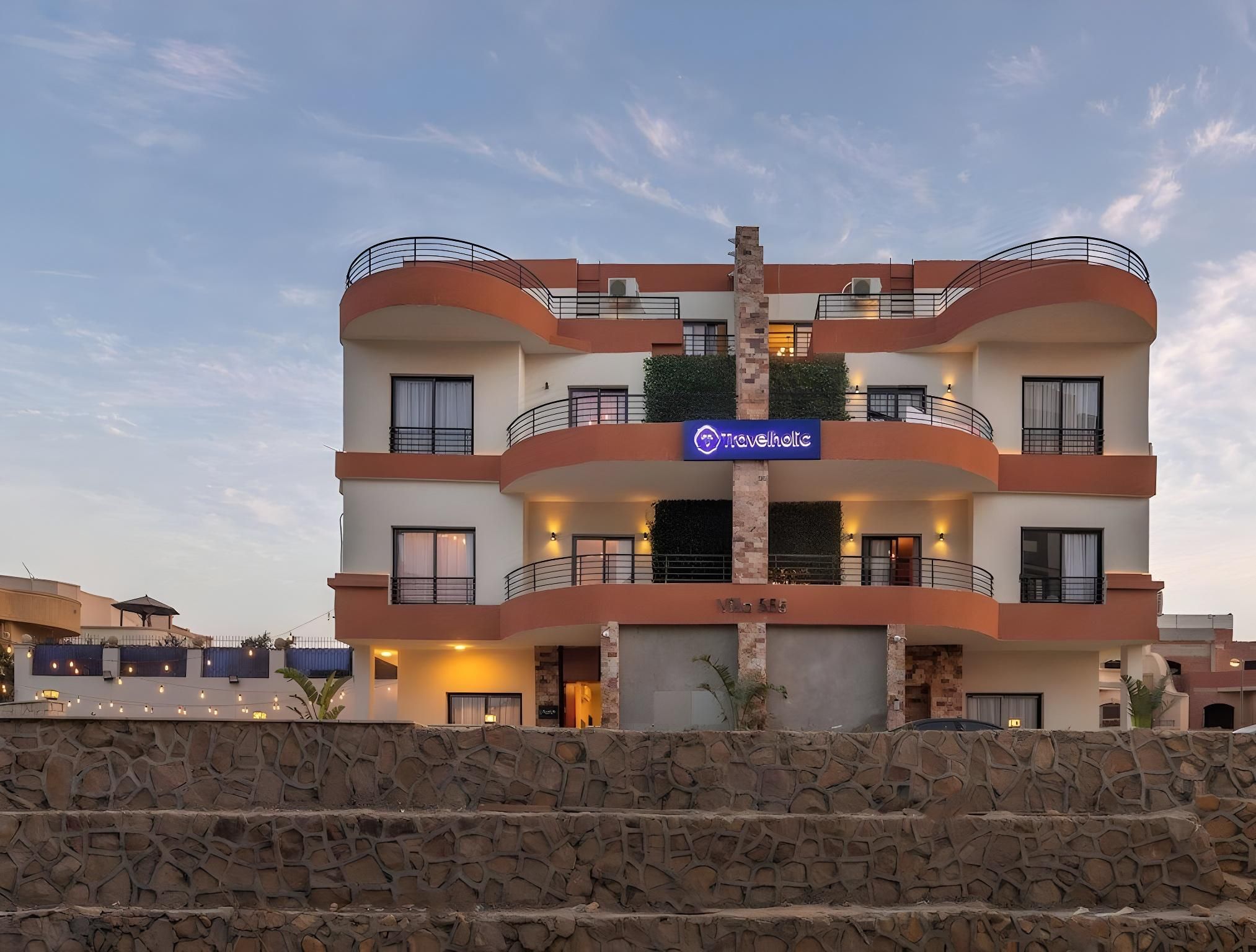 Travelholic Residence Golden Gates