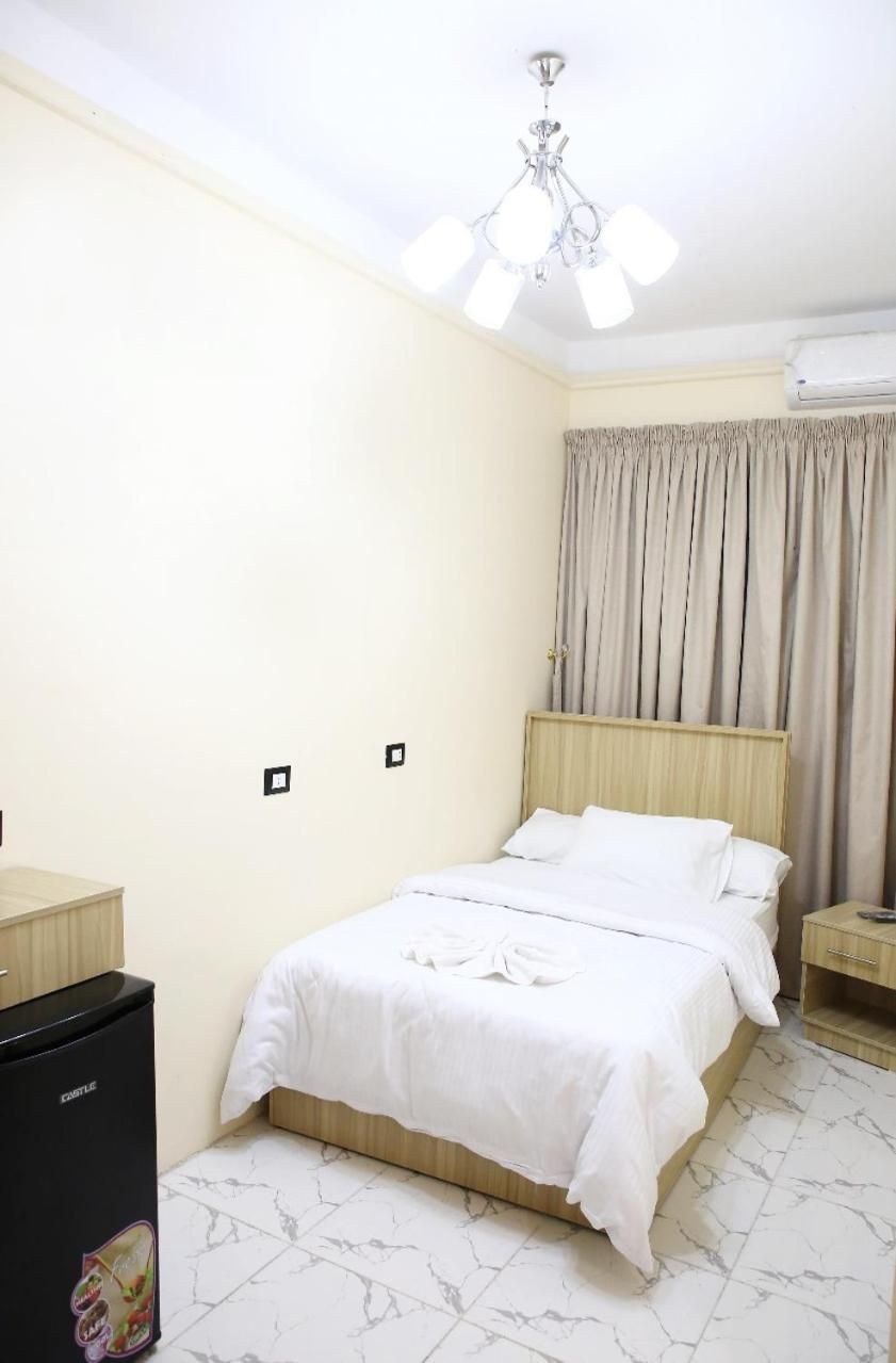 Single Room with Private External Bathroom