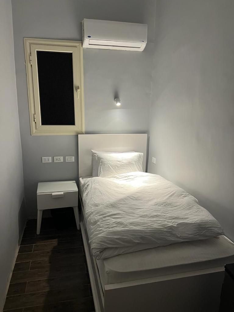 Single Room With Private Bathroom