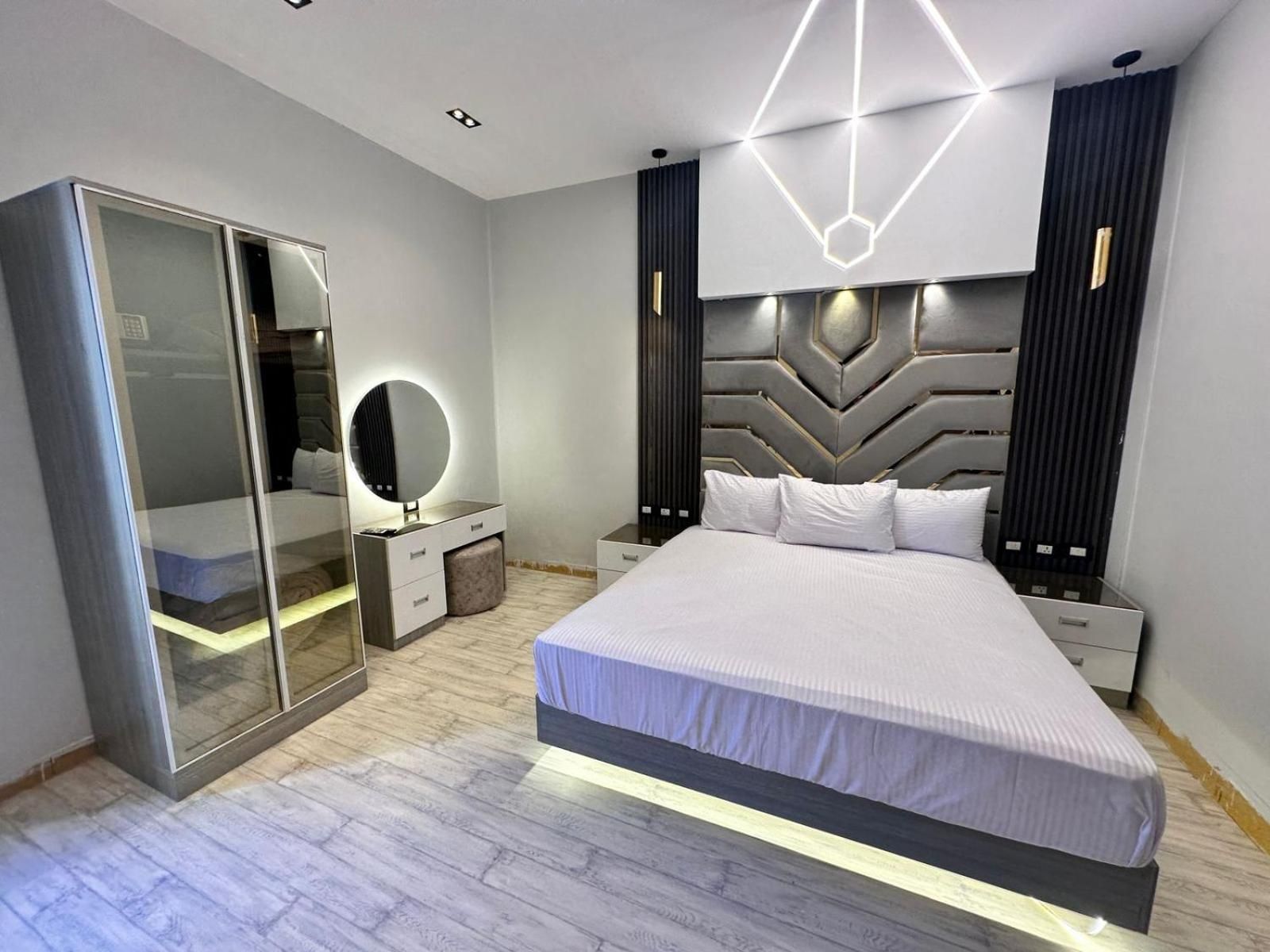 MidtownTahrirViewSuites Deluxe King Suite