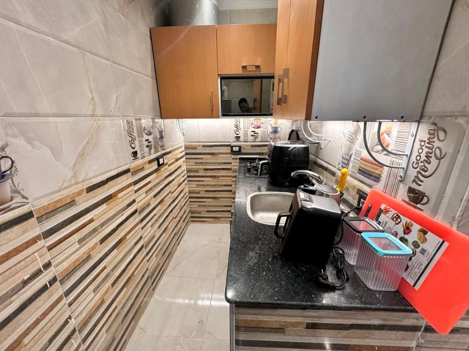 MidtownTahrirViewSuites Deluxe King Suite 2