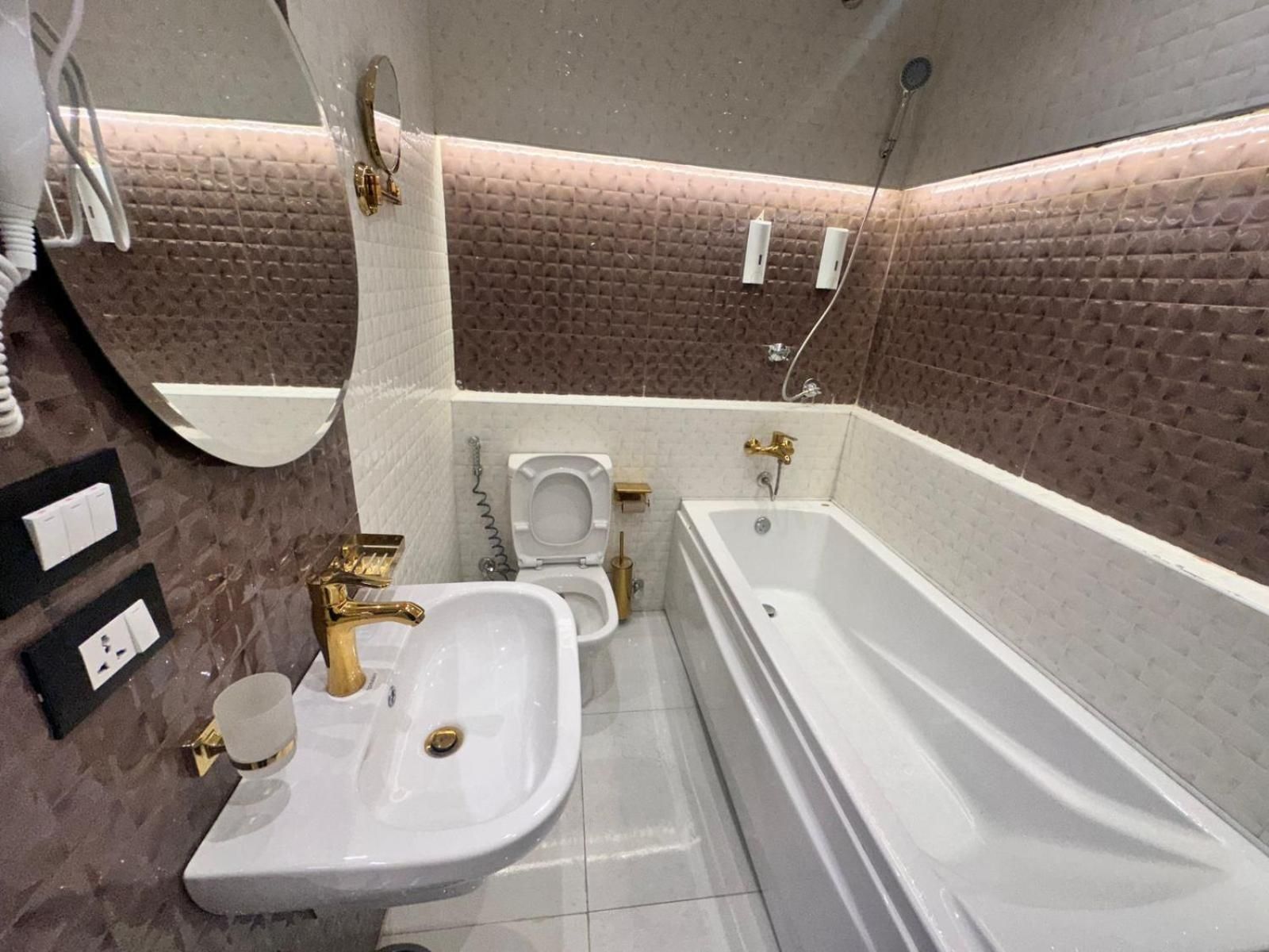 MidtownTahrirViewSuites Deluxe King Suite 3