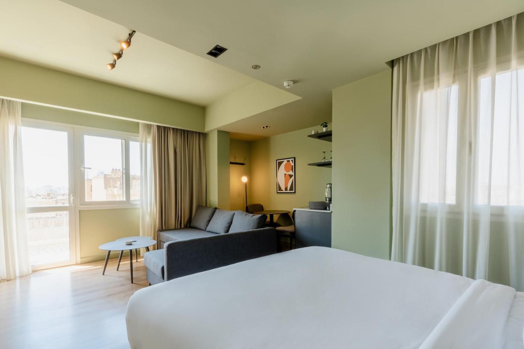 Studio Apartment