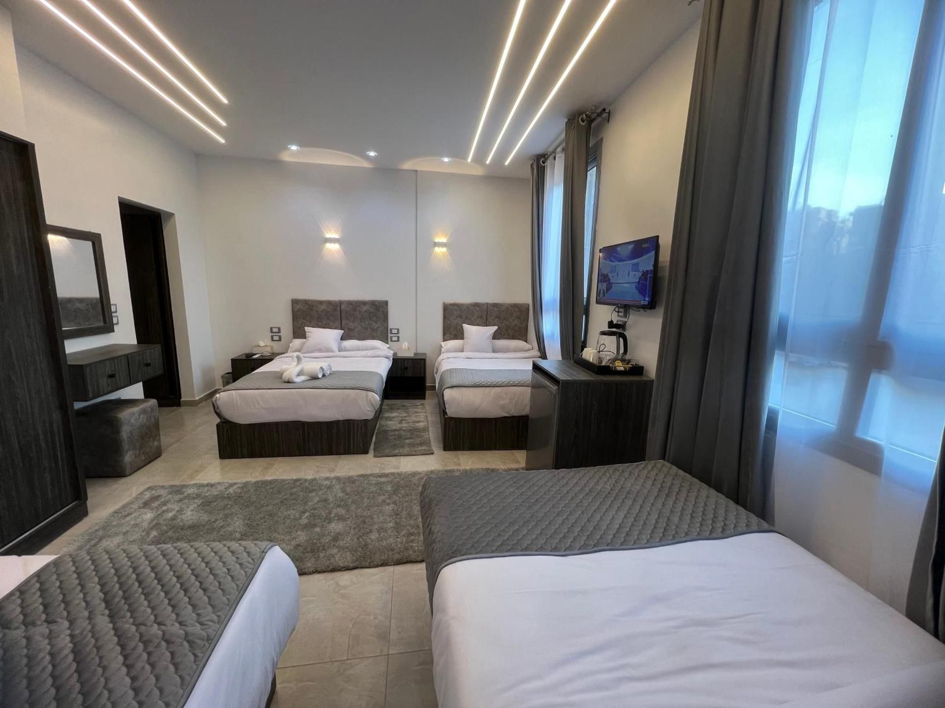 Deluxe Family Room