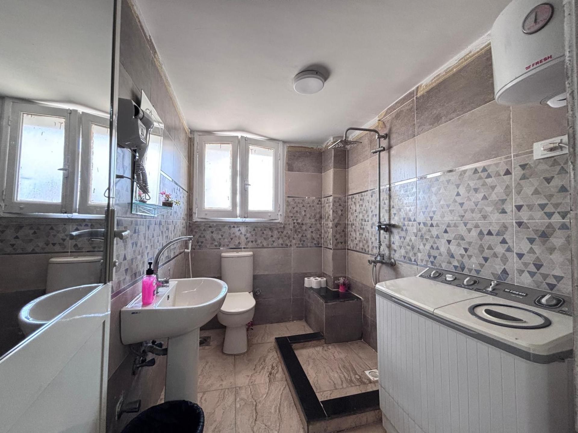 Casa Del Sol Downtown Cairo Apartment with Balcony 3