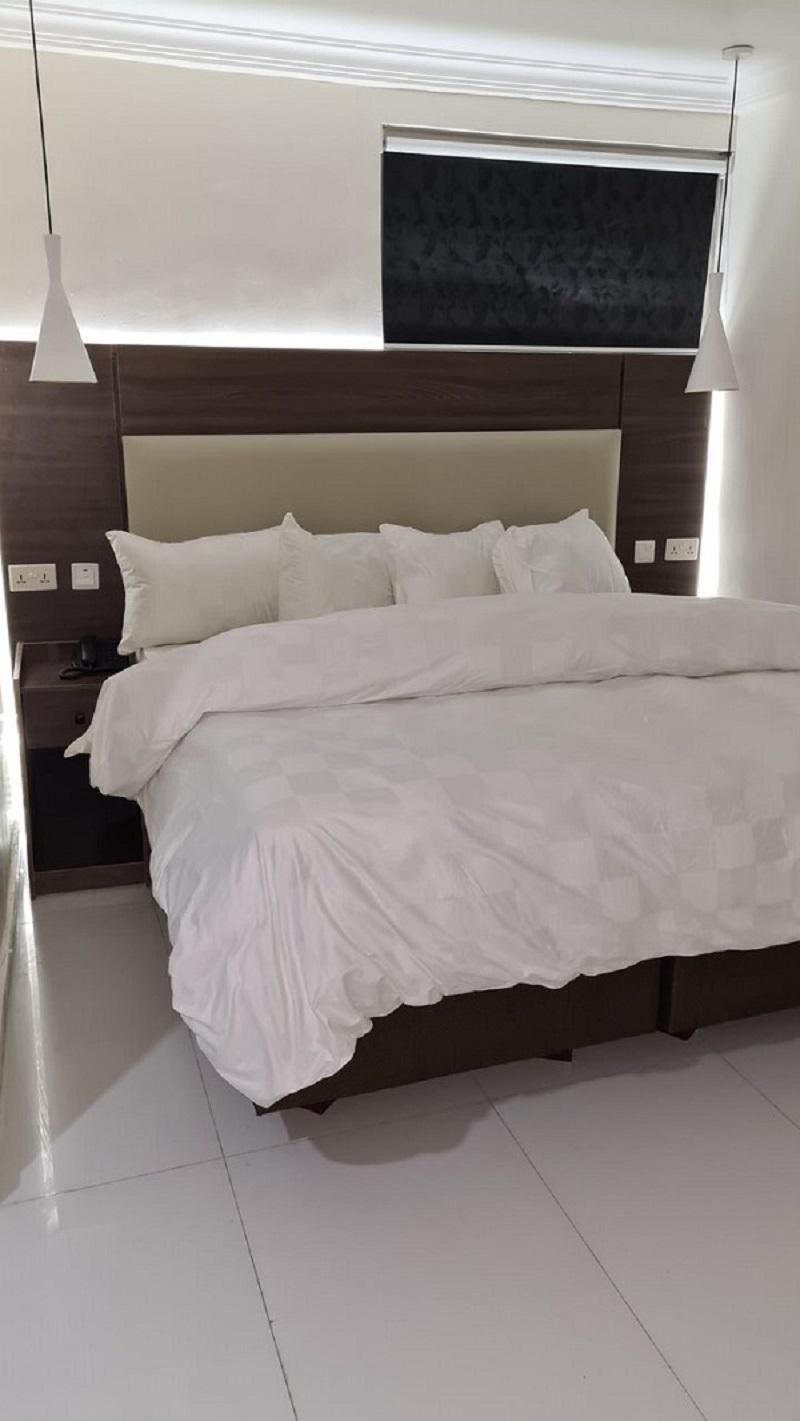 Kelin hotel and suites Platinum Room