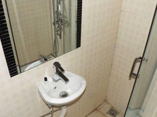 Suncity Hotel Deluxe Room 3