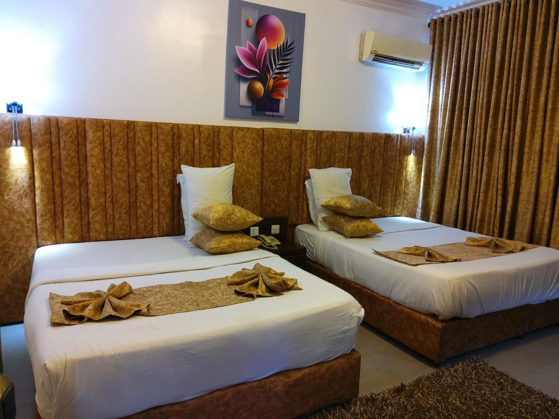 Crownedge Hotels Standard Twin Room