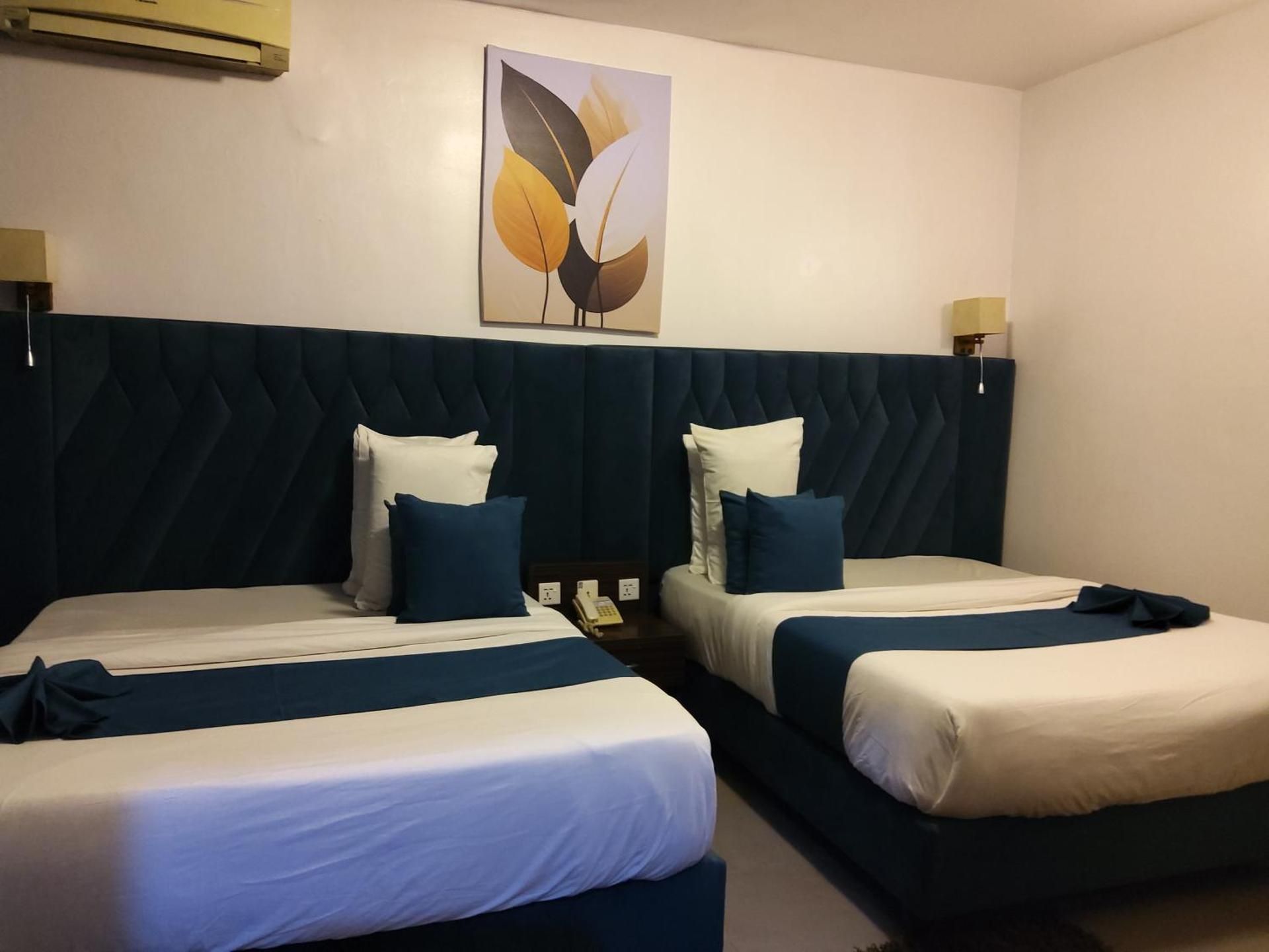 Crownedge Hotels Standard Twin Room 2