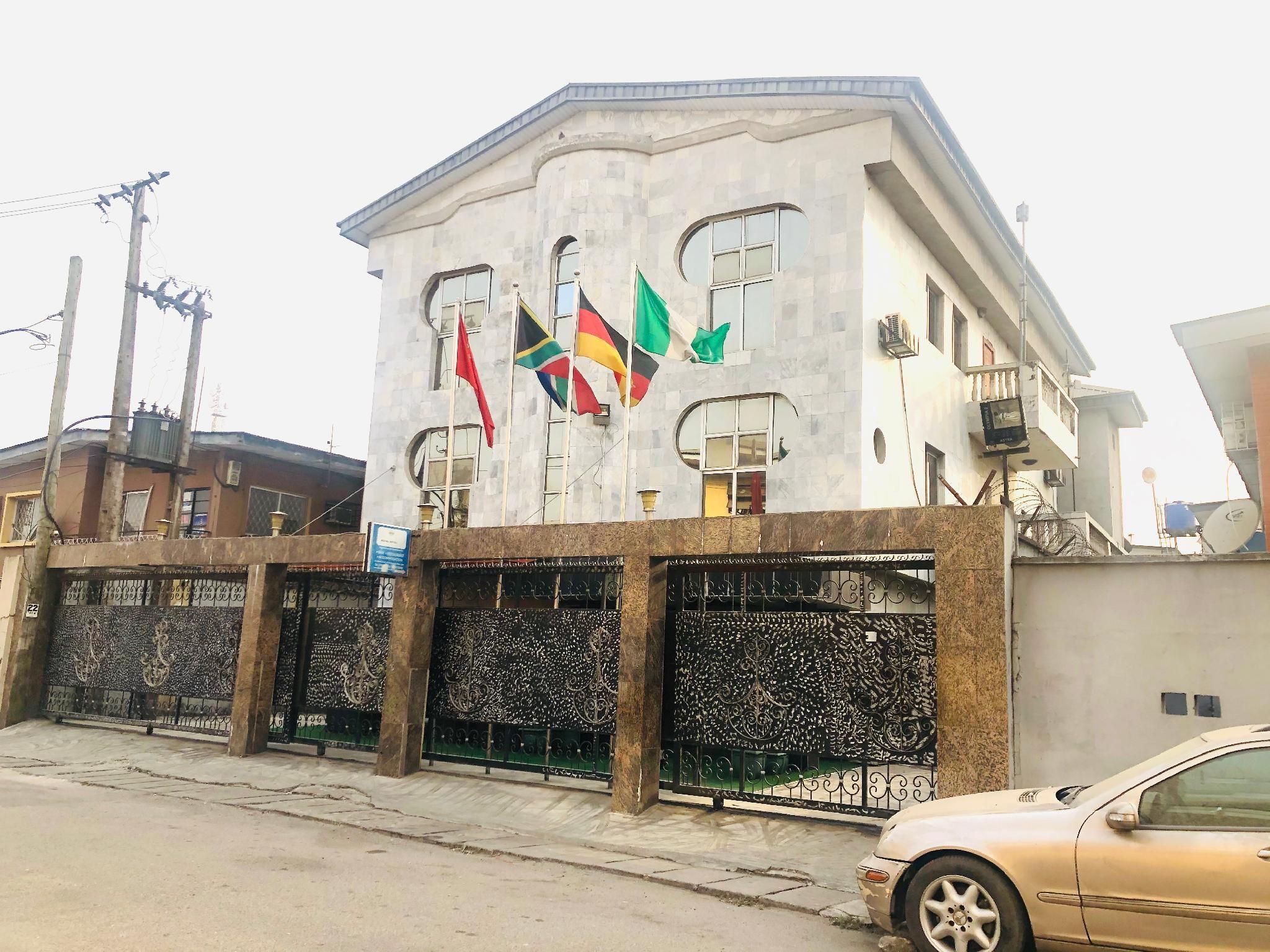 Downtown Royal Hotel (Awolowo)