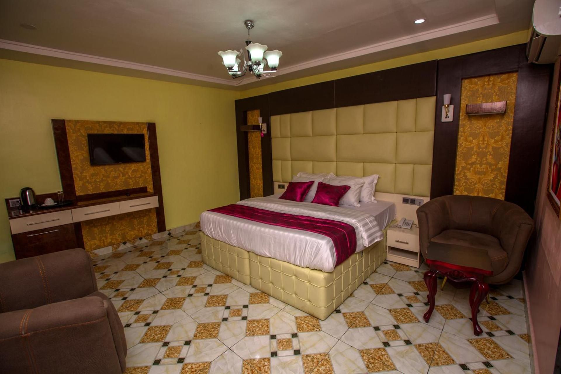 Suite with City View
