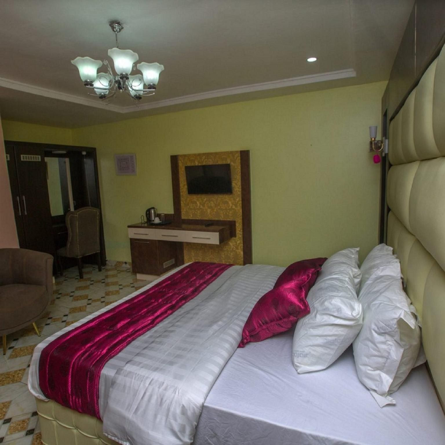 Super Executive Room