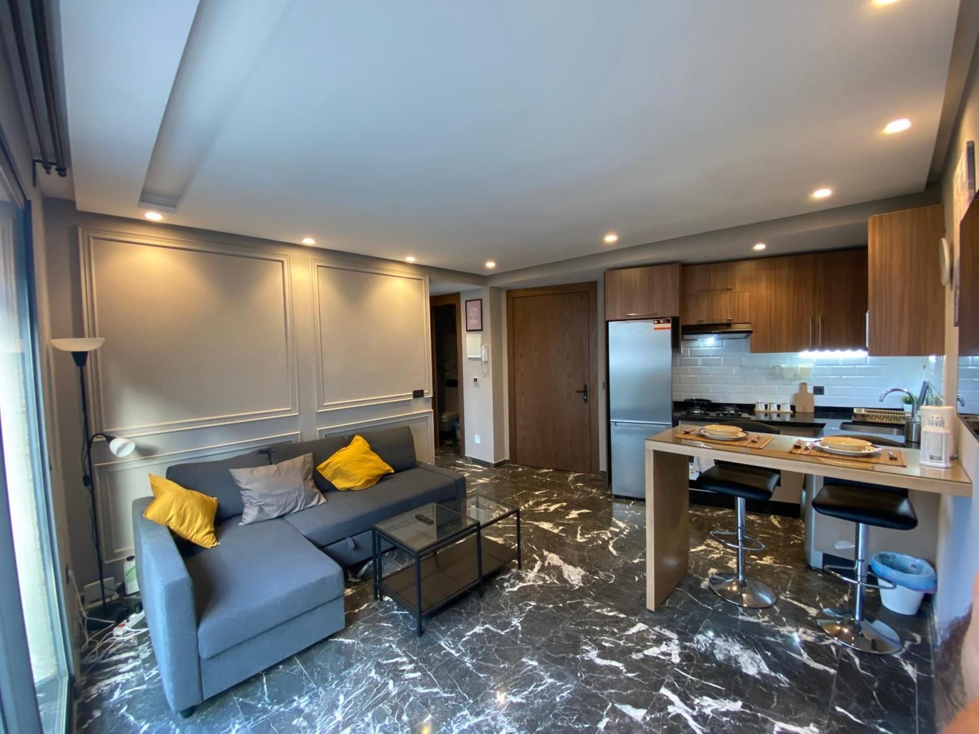 One-Bedroom Apartment
