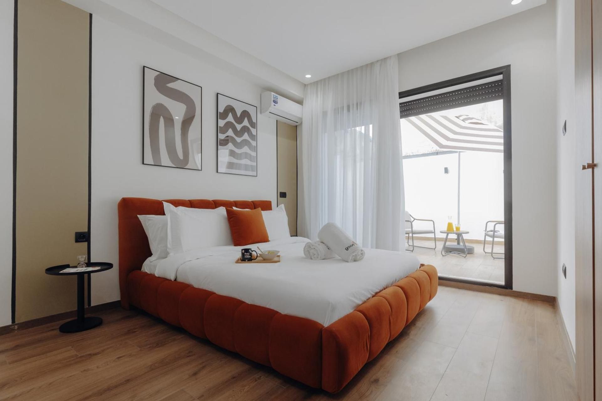One-Bedroom Apartment with Balcony