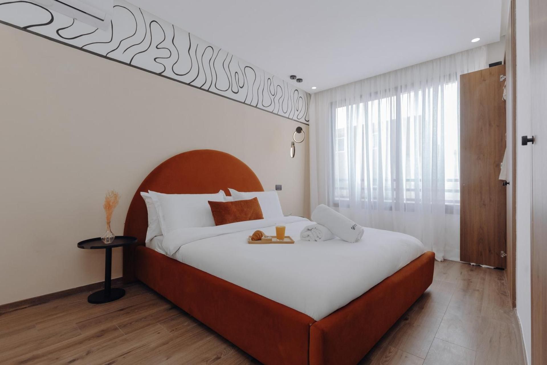 One-Bedroom Apartment with Balcony