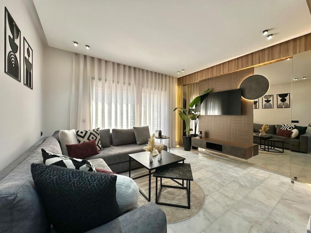 One-Bedroom Apartment with Terrace