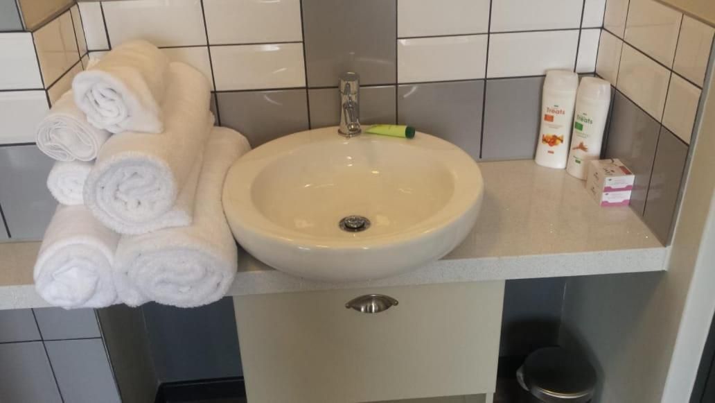Apartment with Shower