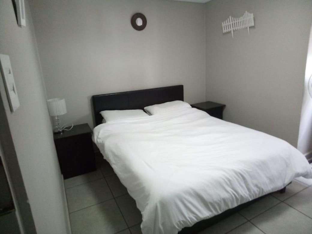 Rosch Inc Prop Rosebank Two-Bedroom Apartment 2